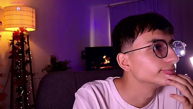 Snapshot of Mr_evan1 chatting on 2, 3, 2025 Mr evan1 online show from 2, 3, 2025