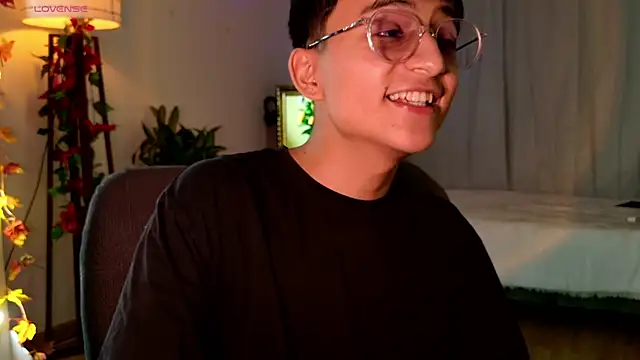 Snapshot of Mr_evan1 chatting on 12, 3, 2025 Mr evan1 online show from 12, 3, 2025