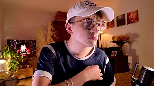 Snapshot of Mr_evan1 chatting on 13, 9, 2025 Mr evan1 online show from 13, 9, 2025