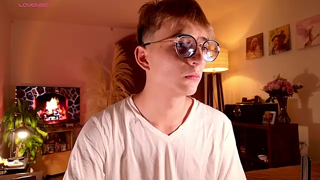 Snapshot of Mr_evan1 chatting on 3, 10, 2025 Mr evan1 online show from 3, 10, 2025