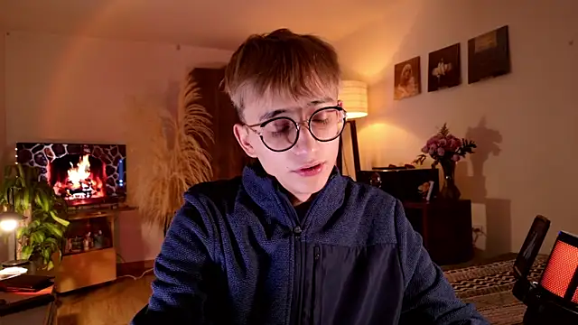 Snapshot of Mr_evan1 chatting on 9, 10, 2025 Mr evan1 online show from 9, 10, 2025