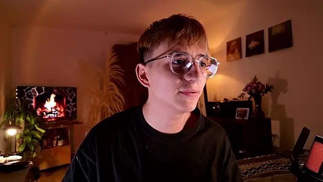 Snapshot of Mr_evan1 chatting on 10, 10, 2025 Mr evan1 online show from 10, 10, 2025