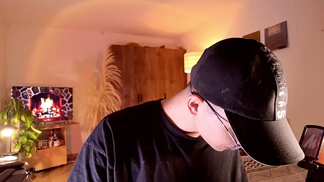 Snapshot of Mr_evan1 chatting on 11, 10, 2025 Mr evan1 online show from 11, 10, 2025