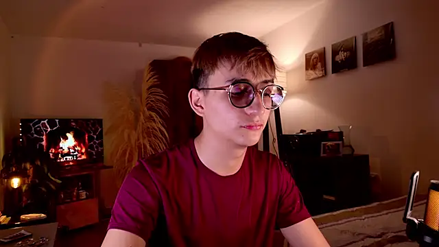 Snapshot of Mr_evan1 chatting on 18, 10, 2025 Mr evan1 online show from 18, 10, 2025