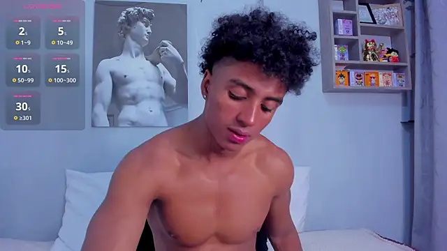 Snapshot of MagnusKing_ chatting on 13, 9, 2025 MagnusKing online show from 13, 9, 2025