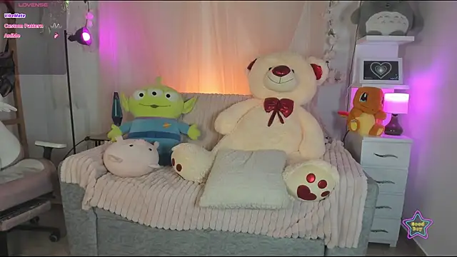 Snapshot of _dayana_miler chatting on 8, 7, 2026 dayana miler online show from 8, 7, 2026