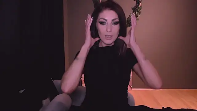 Saintrebella online show from 10, 12, 2024