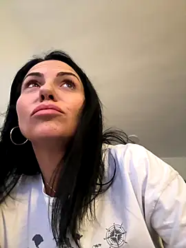 Snapshot of KimKelly13 chatting on 13, 10, 2025 KimKelly13 online show from 13, 10, 2025
