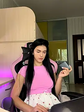 Snapshot of Julietta_a chatting on 2, 10, 2025 Julietta a online show from 2, 10, 2025