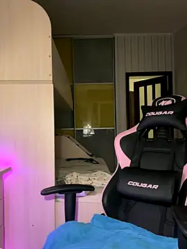 Snapshot of Julietta_a chatting on 8, 10, 2025 Julietta a online show from 8, 10, 2025