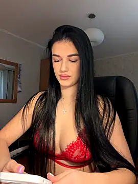 Snapshot of Julietta_a chatting on 3, 12, 2025 Julietta a online show from 3, 12, 2025