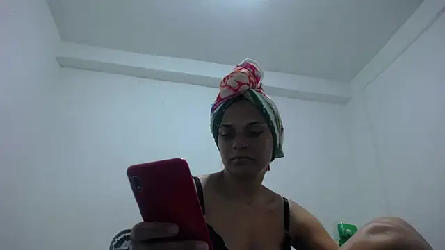 Snapshot of GiveLove1 chatting on 4, 1, 2025 GiveLove1 online show from 4, 1, 2025