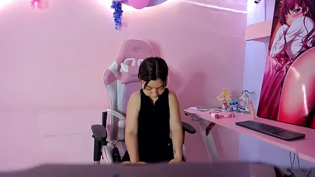 Snapshot of CharlotteMuller chatting on 22, 3, 2026 CharlotteMuller online show from 22, 3, 2026