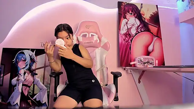 Snapshot of CharlotteMuller chatting on 31, 3, 2026 CharlotteMuller online show from 31, 3, 2026