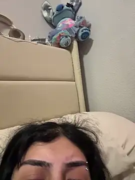 Snapshot of ThickerThanYoBitch chatting on 14, 11, 2025 ThickerThanYoBitch online show from 14, 11, 2025