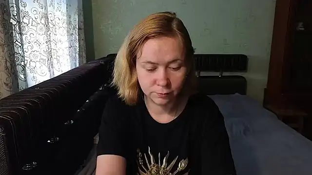 Snapshot of Riley_Roo chatting on 21, 7, 2026 Riley Roo online show from 21, 7, 2026