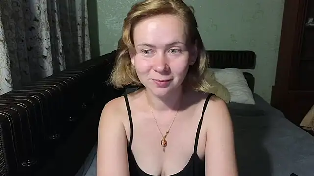 Snapshot of Riley_Roo chatting on 24, 7, 2026 Riley Roo online show from 24, 7, 2026