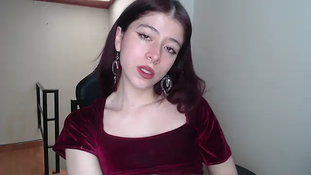 SuzzyyM online show from 27, 1, 2025