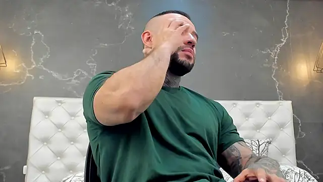 Snapshot of BruceDallas chatting on 17, 12, 2024 BruceDallas online show from 17, 12, 2024