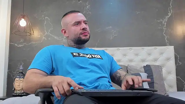 Snapshot of BruceDallas chatting on 16, 1, 2025 BruceDallas online show from 16, 1, 2025