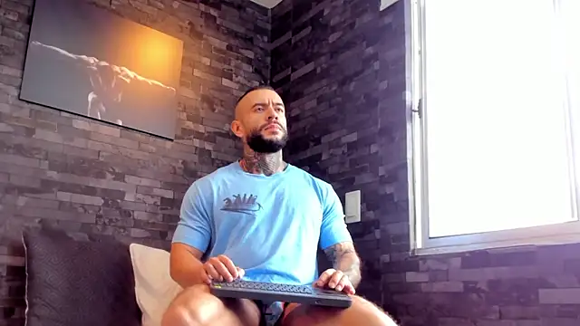 Snapshot of BruceDallas chatting on 22, 9, 2025 BruceDallas online show from 22, 9, 2025