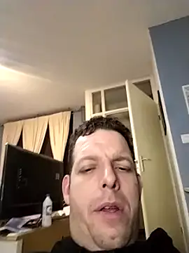 Knuffelstaaf123 online show from 5, 1, 2025