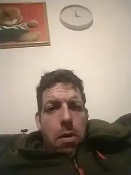 Knuffelstaaf123 online show from 3, 2, 2025