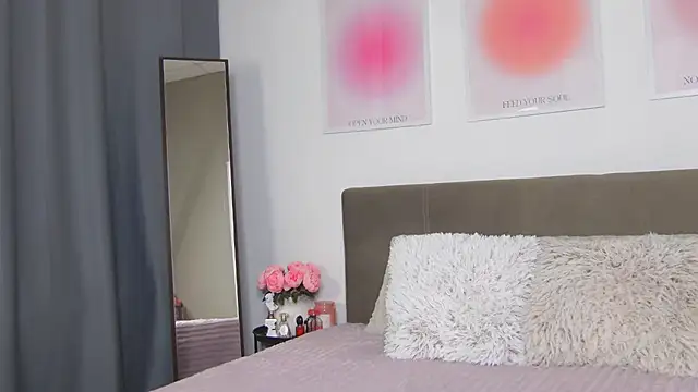 VioletiSwone online show from 11, 3, 2026