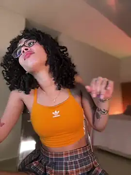 Lianh Benett online show from 8, 1, 2025