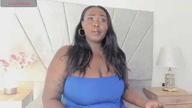 Snapshot of emilyrojas chatting on 28, 2, 2025 emilyrojas online show from 28, 2, 2025