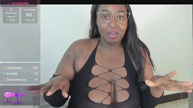 Snapshot of emilyrojas chatting on 6, 3, 2025 emilyrojas online show from 6, 3, 2025