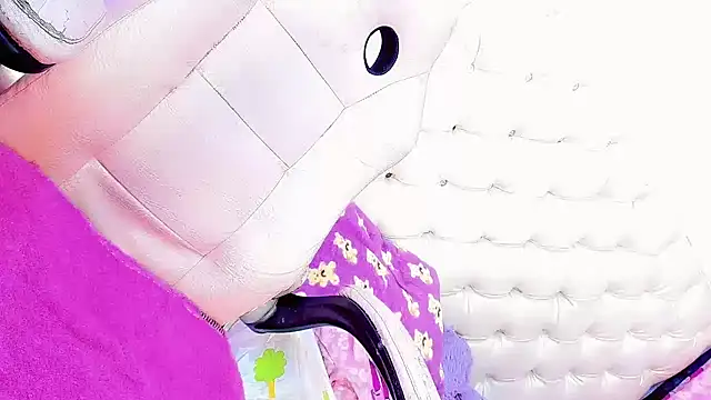 Snapshot of SexyEmmy_10 chatting on 28, 12, 2024 SexyEmmy 10 online show from 28, 12, 2024