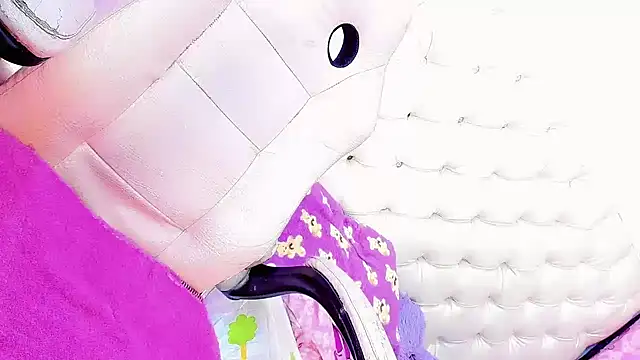 Snapshot of SexyEmmy_10 chatting on 4, 1, 2025 SexyEmmy 10 online show from 4, 1, 2025