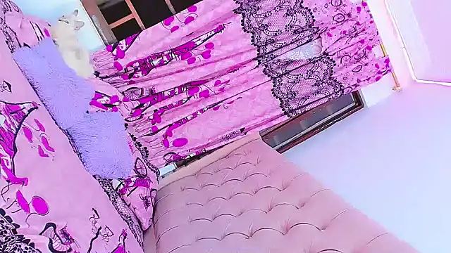 Snapshot of SexyEmmy_10 chatting on 22, 3, 2025 SexyEmmy 10 online show from 22, 3, 2025