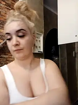 MikySWeet7 online show from 5, 3, 2025