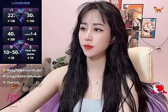  LLisa  online show from 5, 3, 2025