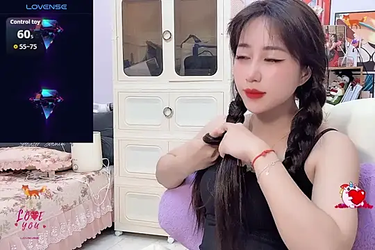  LLisa  online show from 13, 9, 2025