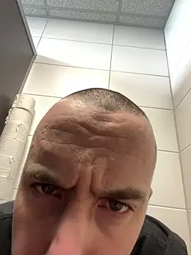 Drummer112 online show from 8, 4, 2026