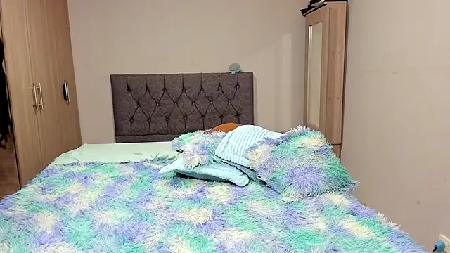 Snapshot of steban_and_kim chatting on 24, 2, 2025 steban and kim online show from 24, 2, 2025