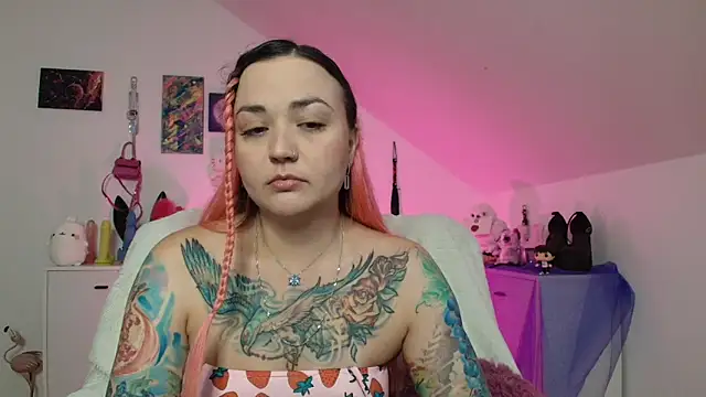 PinkHurricaneOfficial online show from 13, 9, 2025