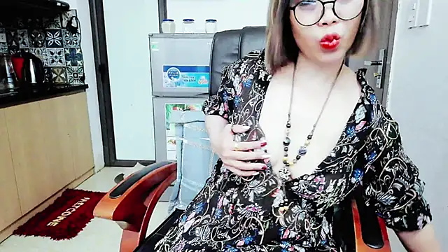 Miu-Le online show from 10, 11, 2025