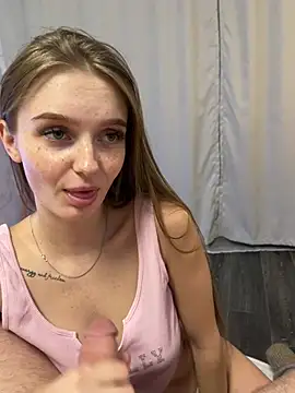 lovelly molly online show from 10, 3, 2025