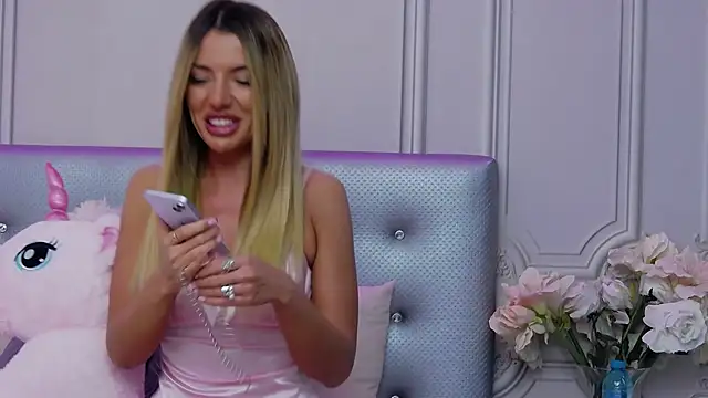 ClaraHazel online show from 6, 12, 2024