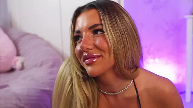 ClaraHazel online show from 24, 9, 2025