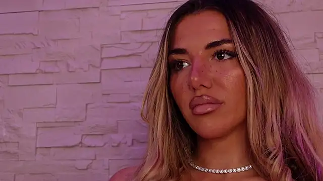 ClaraHazel online show from 13, 10, 2025