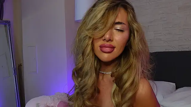 ClaraHazel online show from 6, 2, 2026