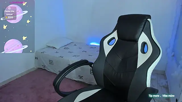 Riana Kean online show from 25, 2, 2025