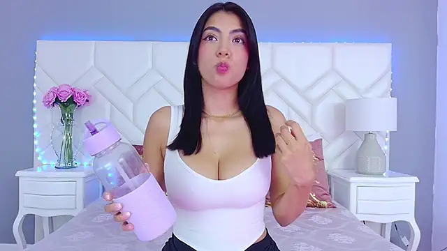 Snapshot of Julie_Bennet chatting on 10, 1, 2025 Julie Bennet online show from 10, 1, 2025