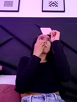 Snapshot of Julie_Bennet chatting on 18, 10, 2025 Julie Bennet online show from 18, 10, 2025