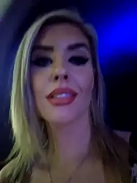 Snapshot of ellieconradxo chatting on 1, 2, 2025 ellieconradxo online show from 1, 2, 2025